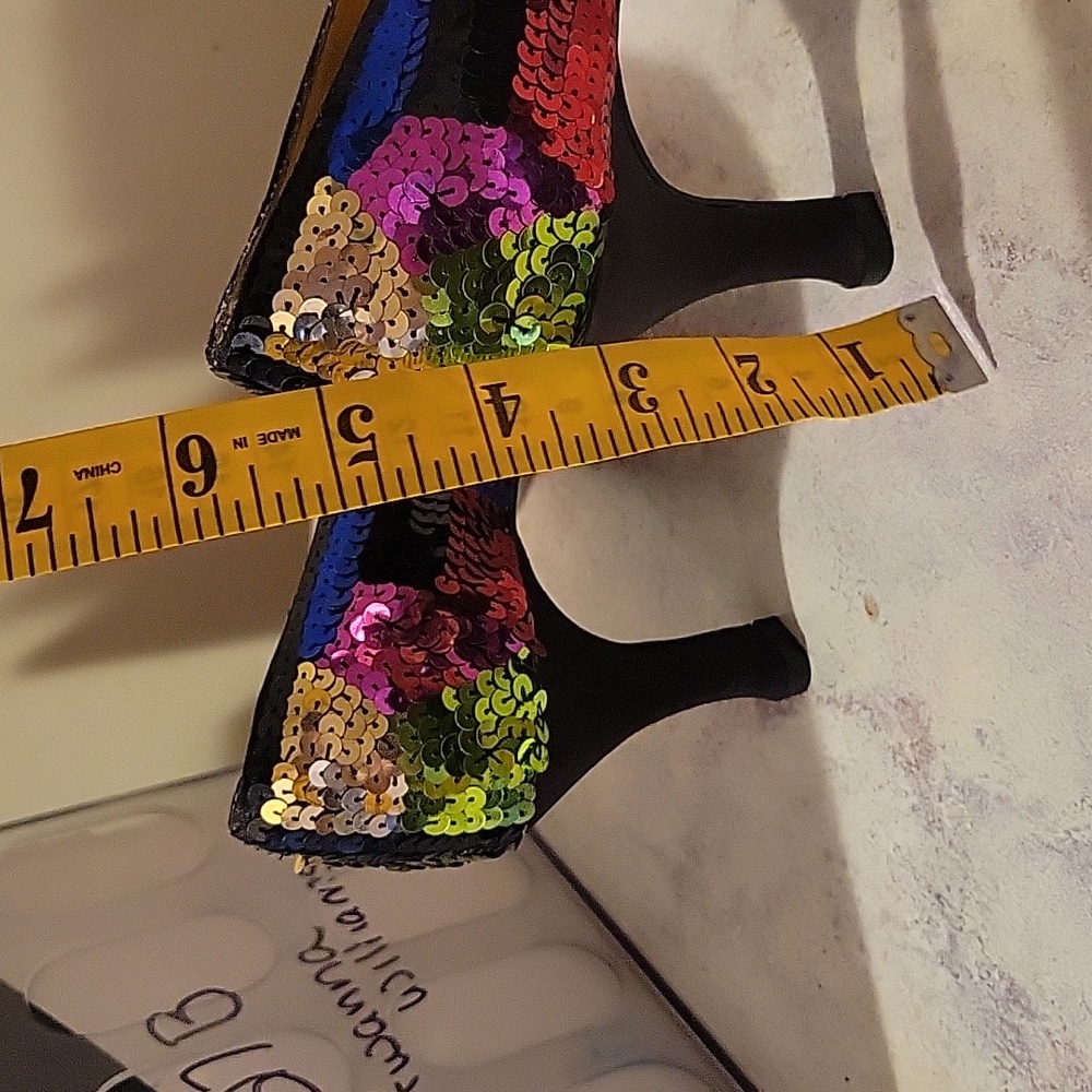 Vintage Mulit- Color Pumps - Picture 4 of 6